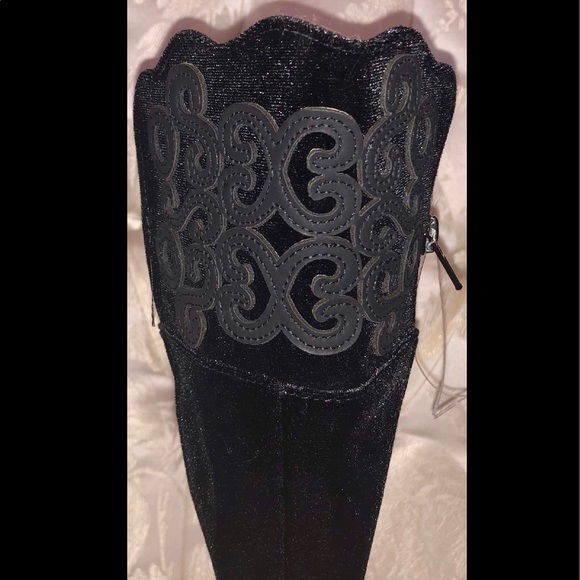 XOXO•GIRLS EMBROIDERED VELVET VAMP KNEE HIGH BOOTS - Picture 5 of 9